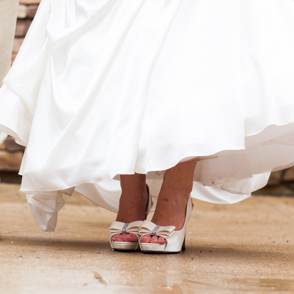 RARE Kate spade satin bow wedding heels sz 8.5